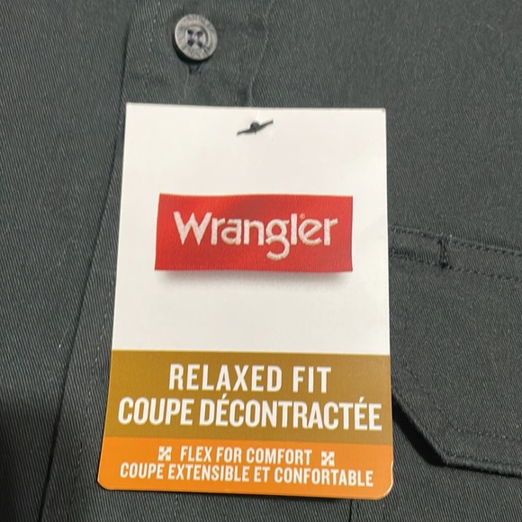 Wrangler Short Sleeve Button Up Shirt - Picture 2 of 4